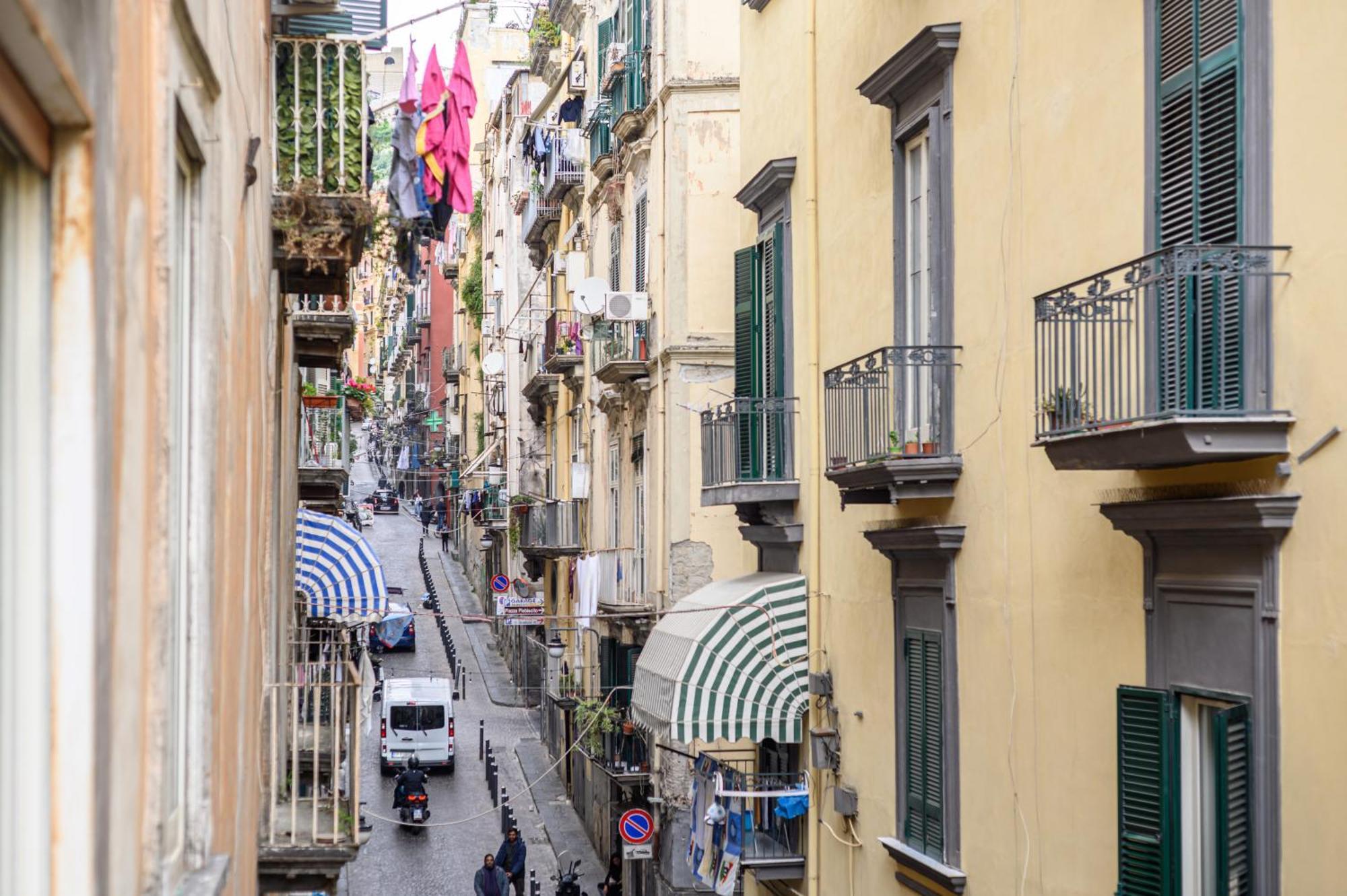 Vinrose * Naples