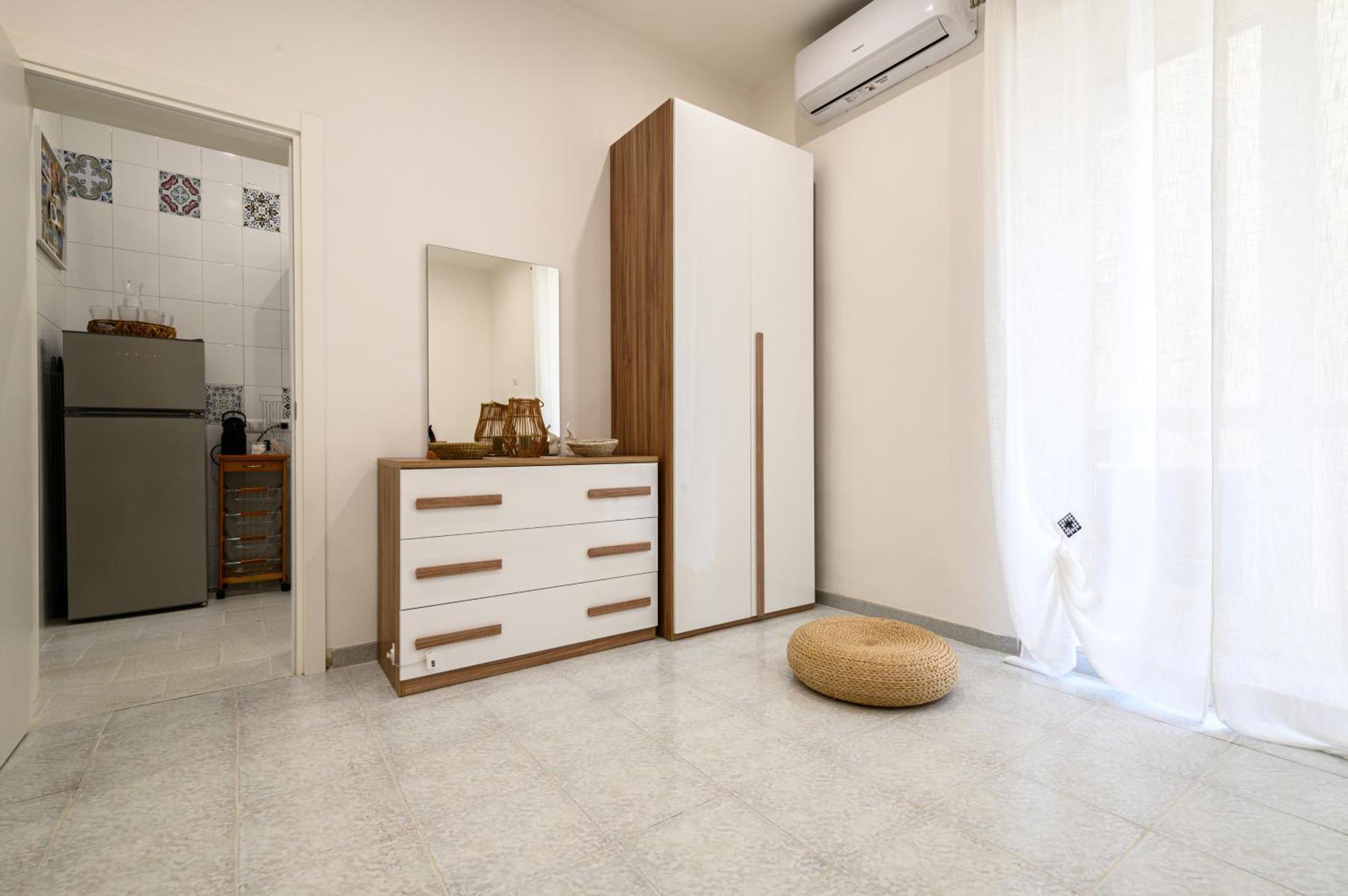 Vinrose Naples